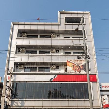 Hotel De Luxe Basai Road グルガウン エクステリア 写真