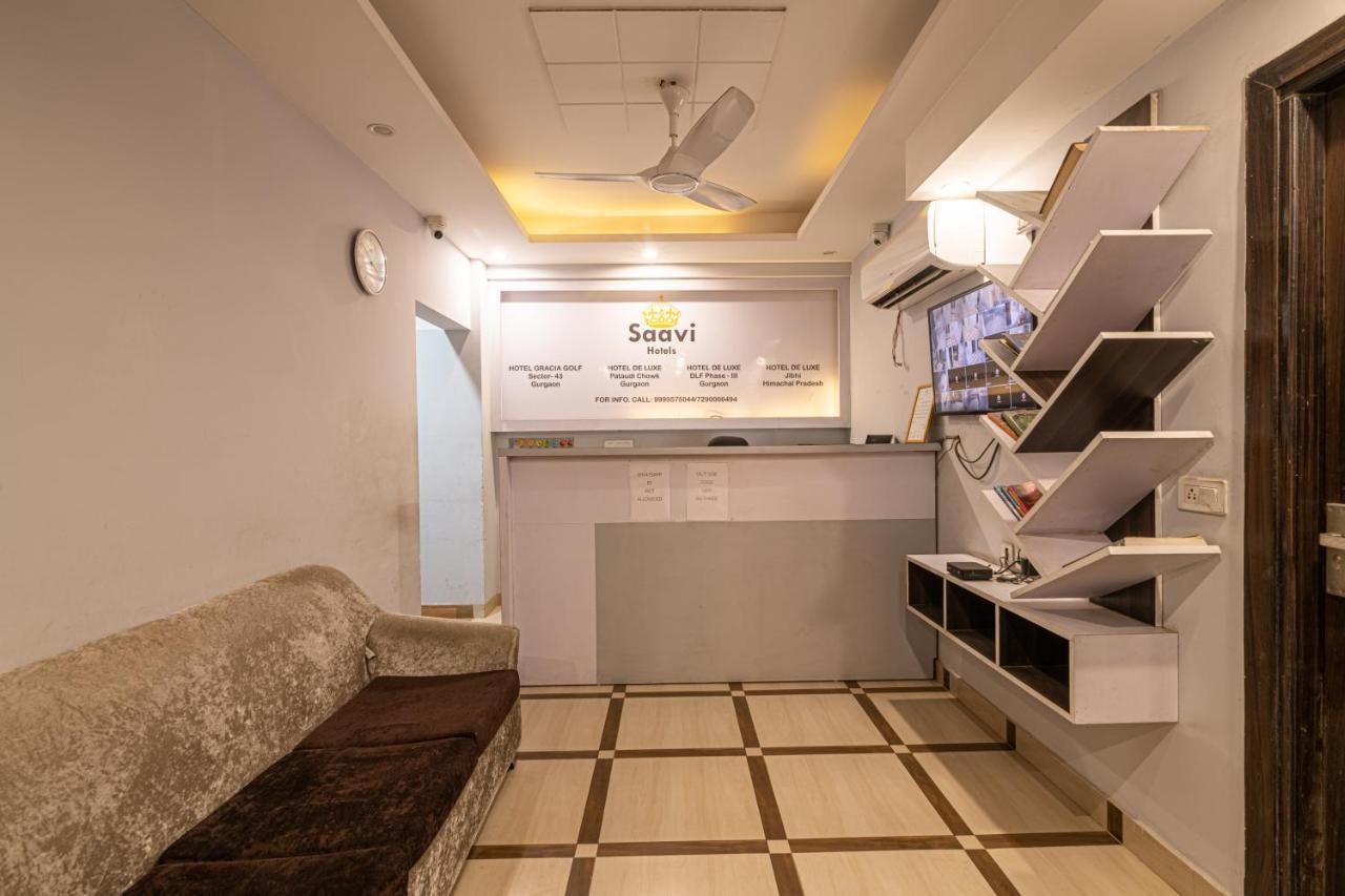 Hotel De Luxe Basai Road グルガウン エクステリア 写真